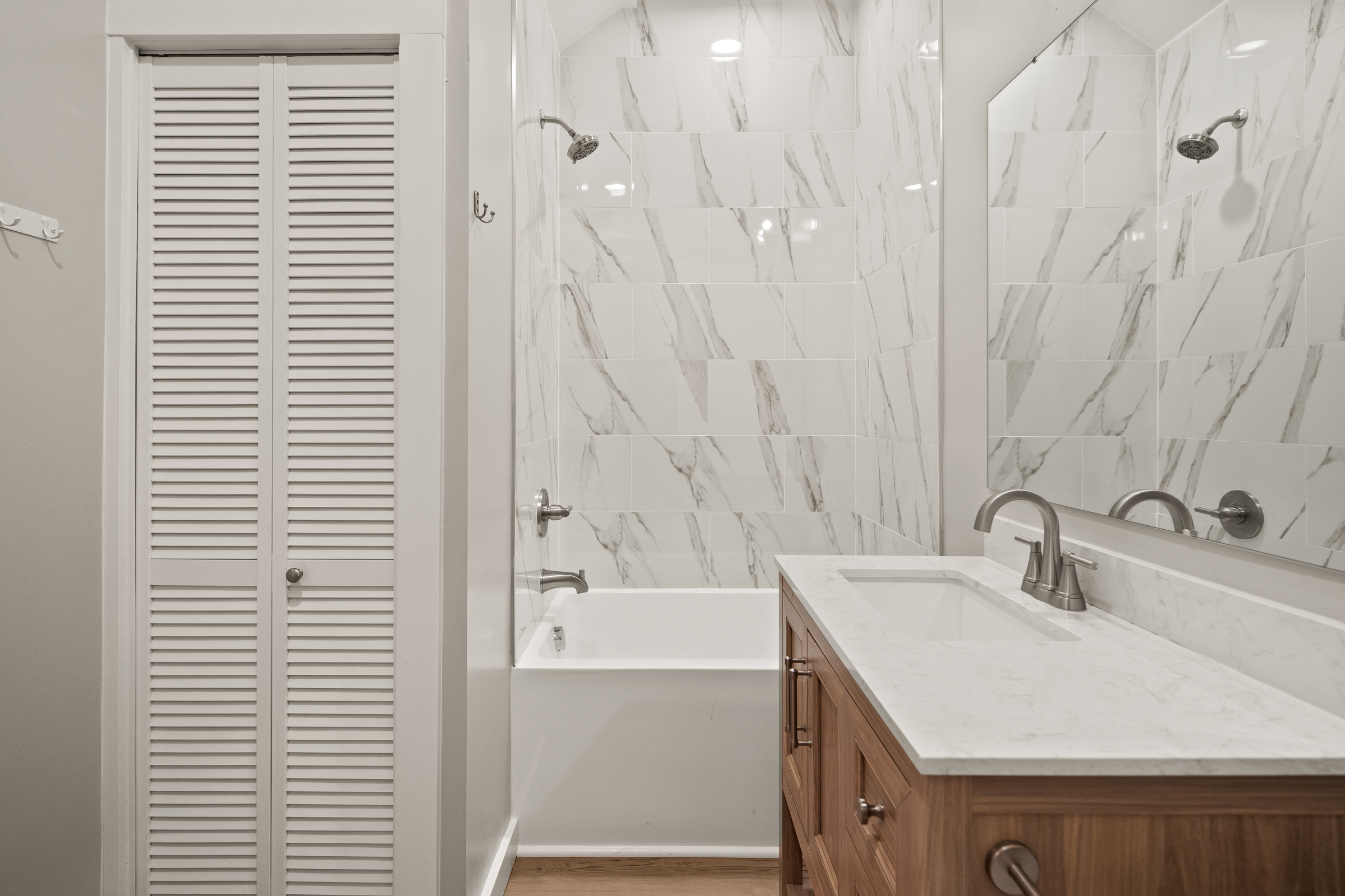 Unit 102 - Primary bathroom