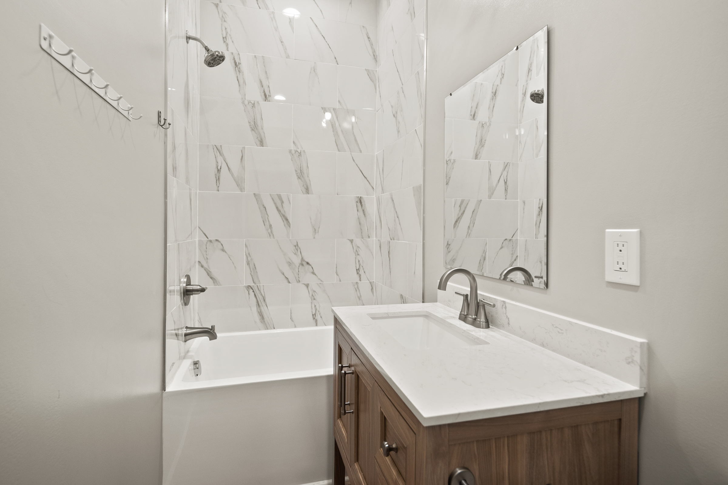 Unit 102 - Secondary bathroom